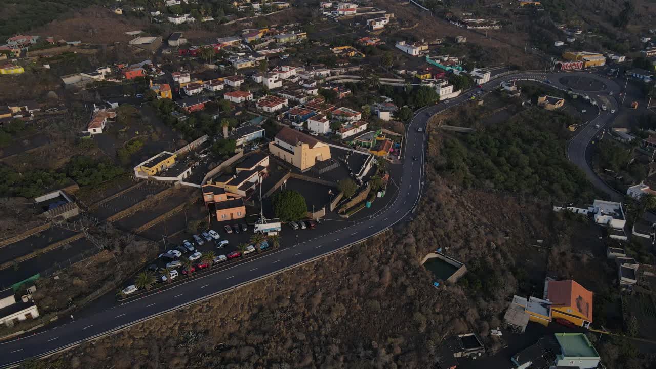vista aérea de arriba hacia abajo sobre el pueblo de la palma, islas canarias