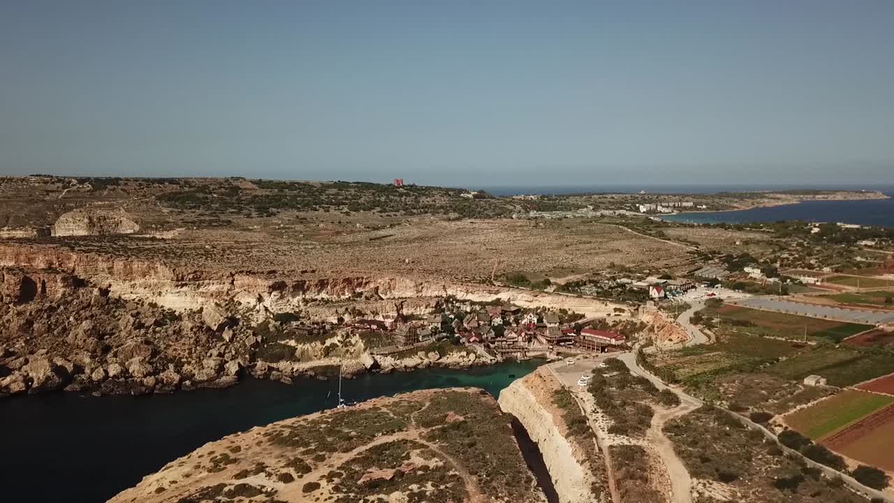 el pueblo de la famosa escena de la película, popeye, llamado el pueblo de popeye en malta