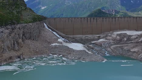 Embalse-Alto-E-Imponente-Muro-En-Gletser-Weissee-En-Austria