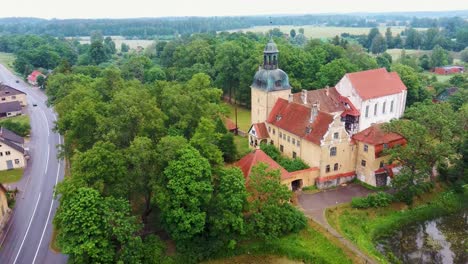 Lielstraupe-Medieval-Castle-in-the-Village-of-Straupe-in-Vidzeme,-in-Northern-Latvia