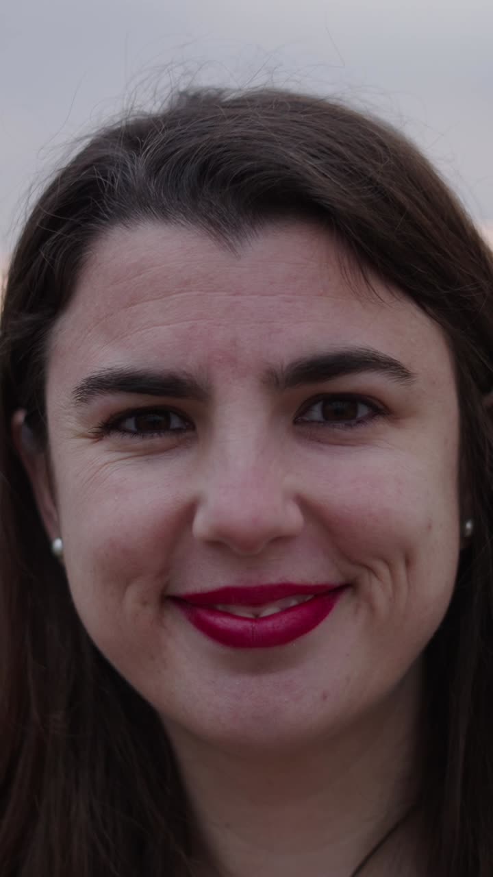 Ritratto di una donna sorridente