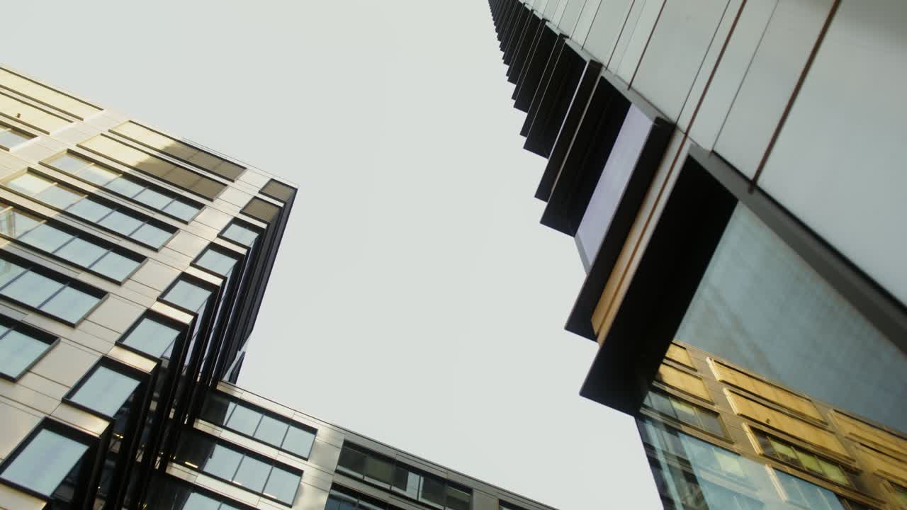 arquitectura moderna y rascacielos