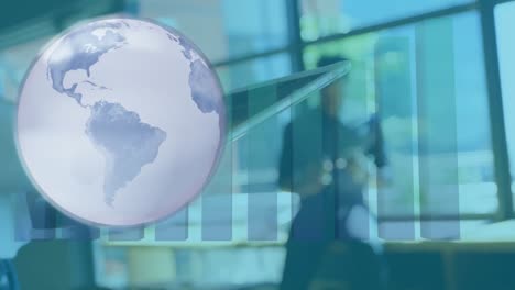 animación del globo y procesamiento de datos sobre una mujer de negocios usando una tableta