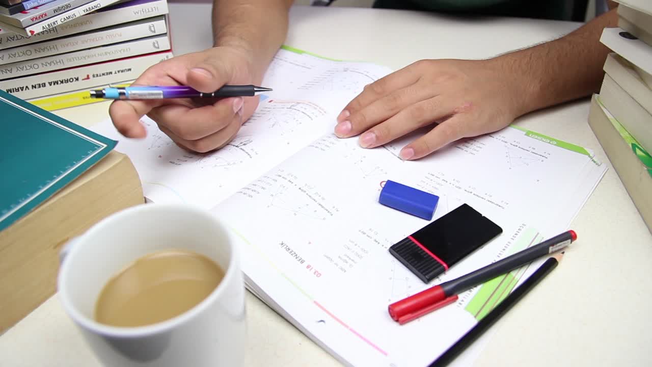 tareas escolares de educación estudiantil