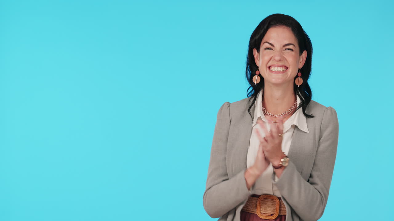 aplauso, apoyo y cara de mujer de negocios