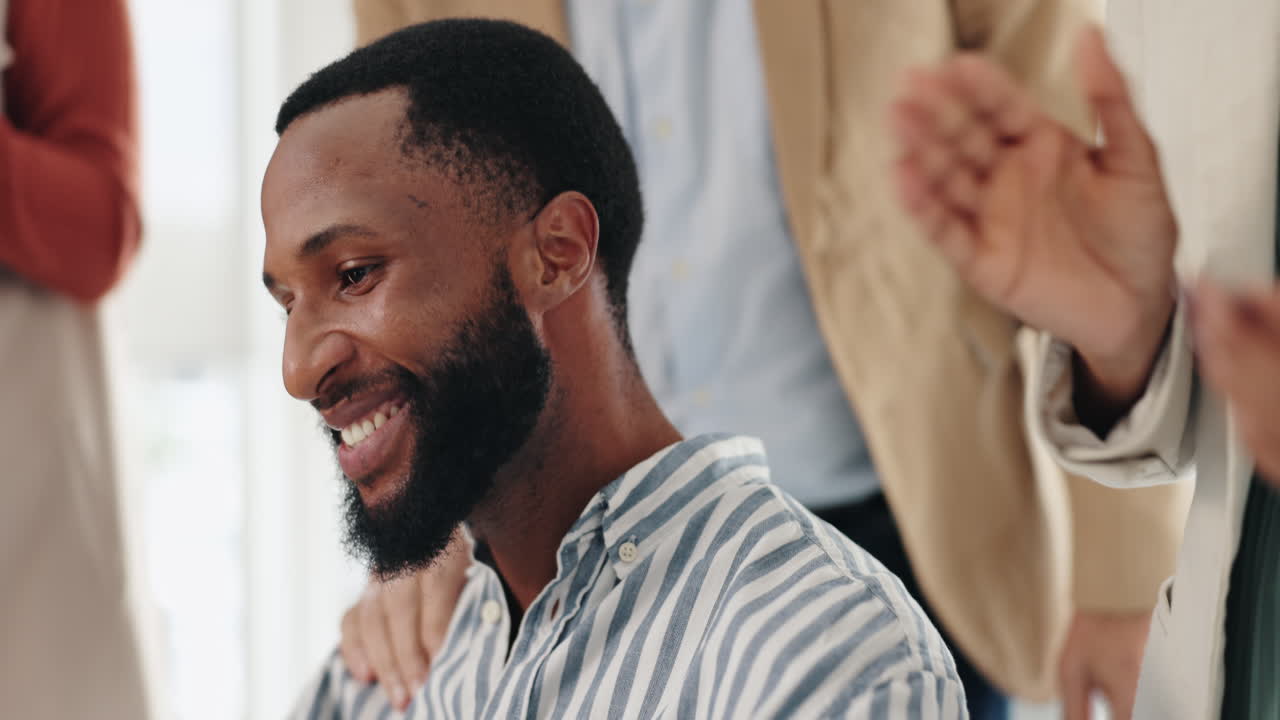 Business people clapping at the office