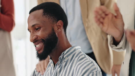 business people clapping at the office