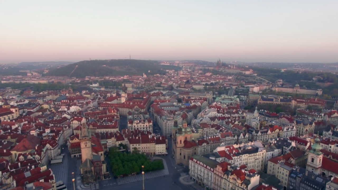 Flyfoto av gamle sentrum av Praha, Tsjekkia.