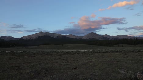 Timelapse-of-the-sun-setting-on-Jenkins-Mountain-and-Grizzly-Peak-near-Taylor-Park,-Colorado