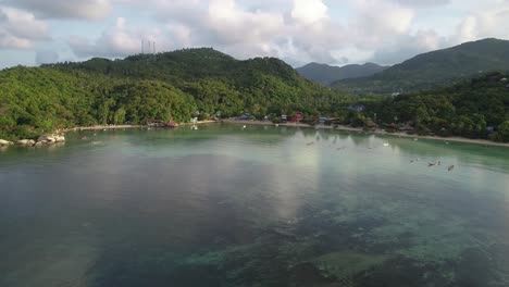 Vista-Aérea-De-La-Impresionante-Bahía