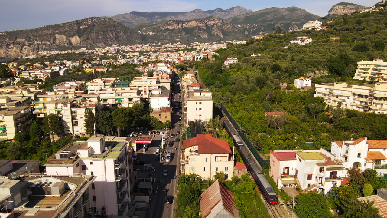 Vista aerea degli edifici di Sorrento, Italia, sulla costa del Mar Mediterraneo