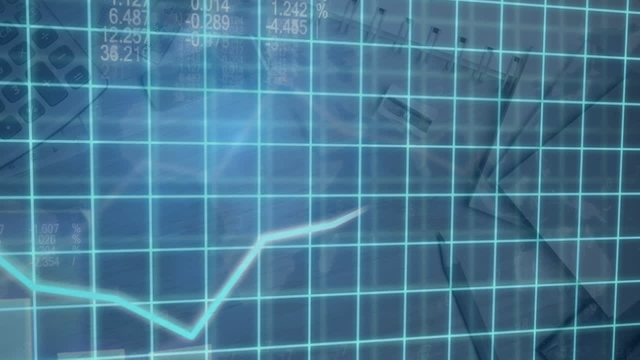 책상에 있는 사무실 장비에 대한 그리드 네트워크를 통해 데이터 처리의 디지털 복합 비디오