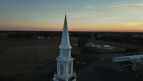 Campanario-De-La-Iglesia-Vista-De-Una-Puesta-De-Sol-Cerca-De-Silverhill,-Alabama