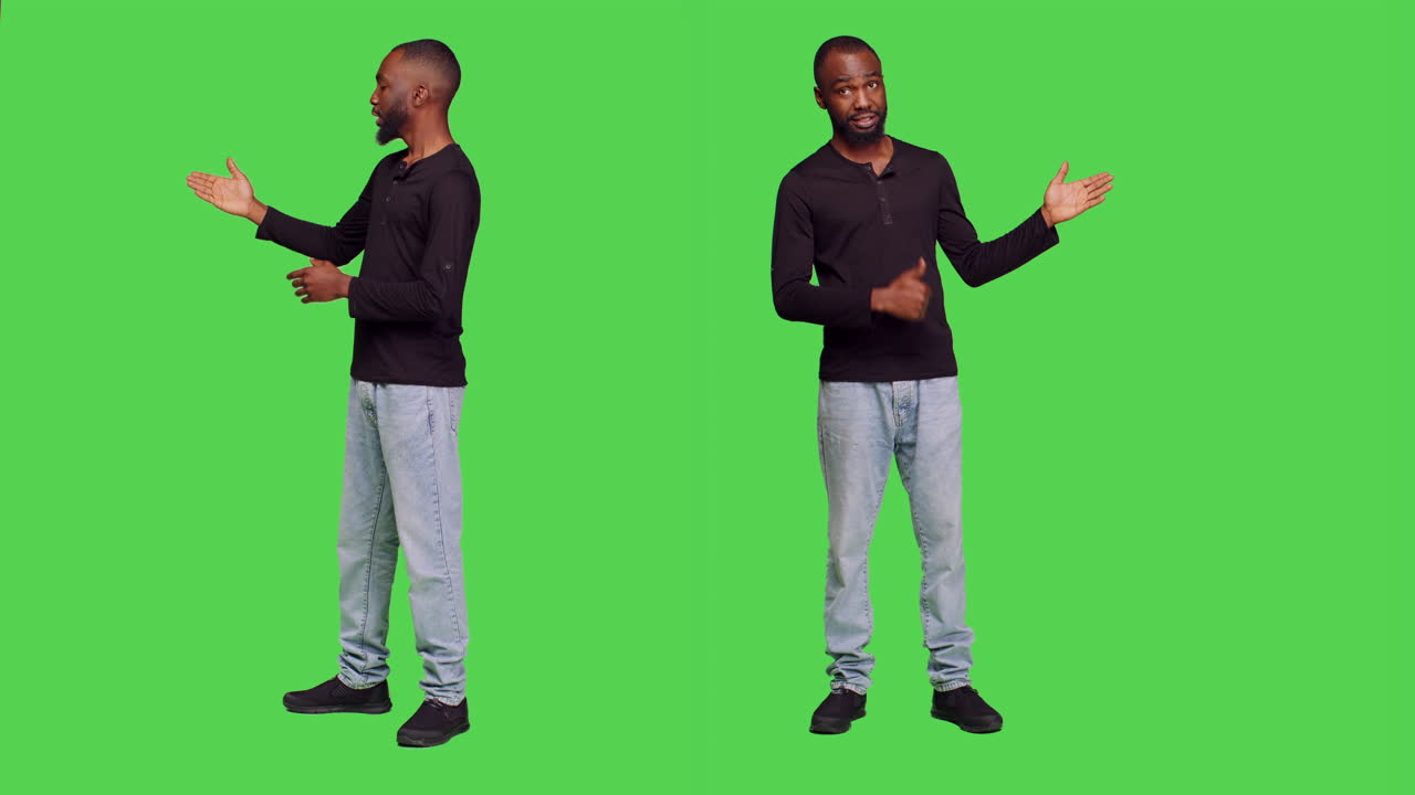 Homem fazendo uma apresentação em tela verde