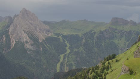 Panorámica-Lenta-De-Increíbles-Carreras-En-Italia