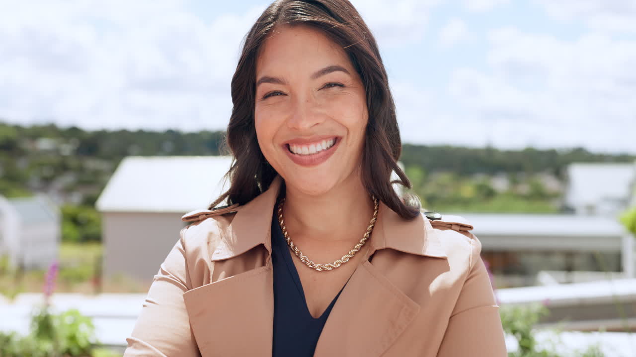 mujer de negocios, cara y profesional feliz