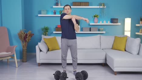 운동을 하기 전에 스트레칭을 하는 운동선수.