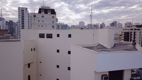 Imágenes-Aéreas-Del-Cielo-Loco-Del-Centro-De-La-Ciudad-De-Sao-Paolo-Al-Amanecer