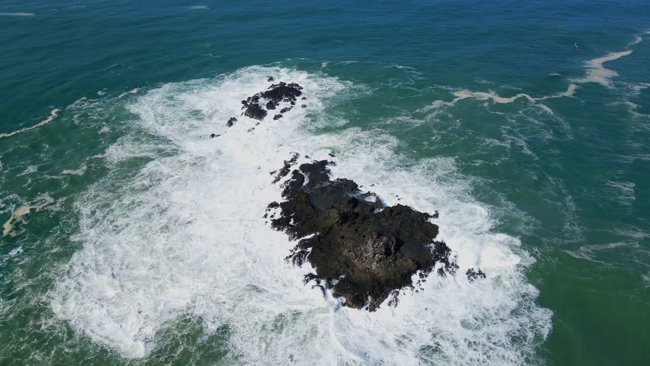 fondo de roca de coral versátil imagen aérea, copyspace. indonesia