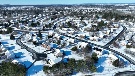 Toma-Aérea-De-Un-Barrio-En-Los-Estados-Unidos