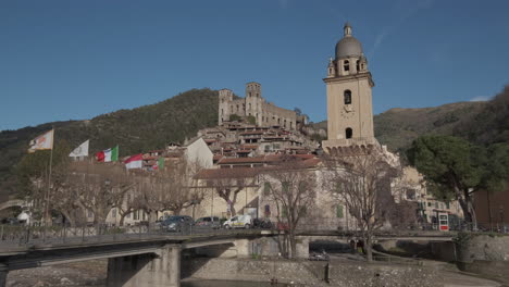 Italienisches-Mittelalterliches-Dorf-Dolceacqua-In-Ligurien