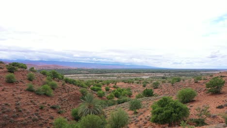 Der-Fesselnde-Reiz-Von-Agadir,-Marokko,-Durch-Atemberaubende-Reisedrohnenaufnahmen,-Die-Die-Lebendige-Kultur-Der-Stadt-Und-Die-Atemberaubende-Küste-Zeigen