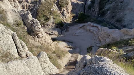 Notch-Trail-In-Badlands,-South-Dakota