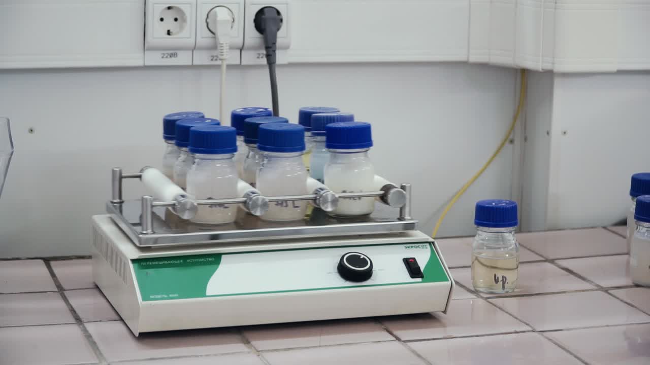 실험실에서 플과 로테이터를 이용한 실험