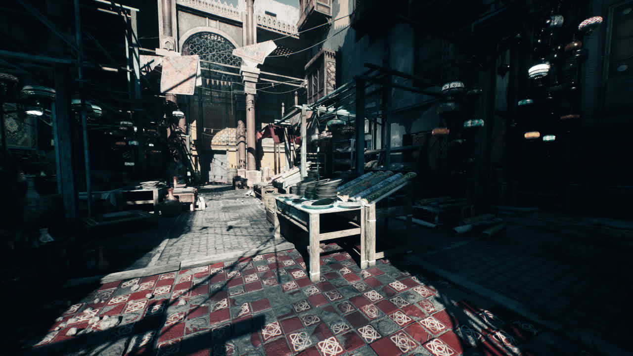 역사적인 도시 의 은 거리 시장 에서 여러 가지 상품 을 판매 하는 상점 들 이 있다