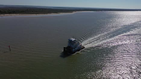 navegación en barco de empuje por el río san jacinto en laporte, texas
