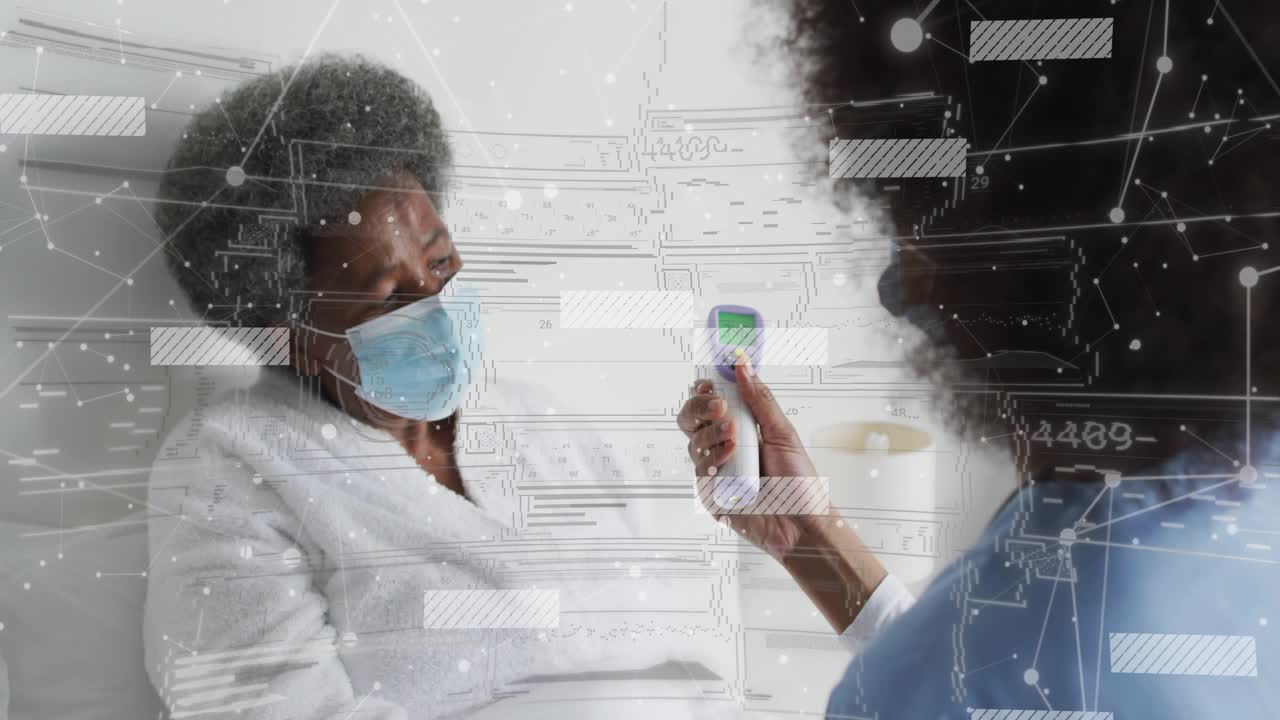 Soignant utilisant un thermomètre infrarouge sur un patient âgé mesurant la température avec une lecture superposée médicale
