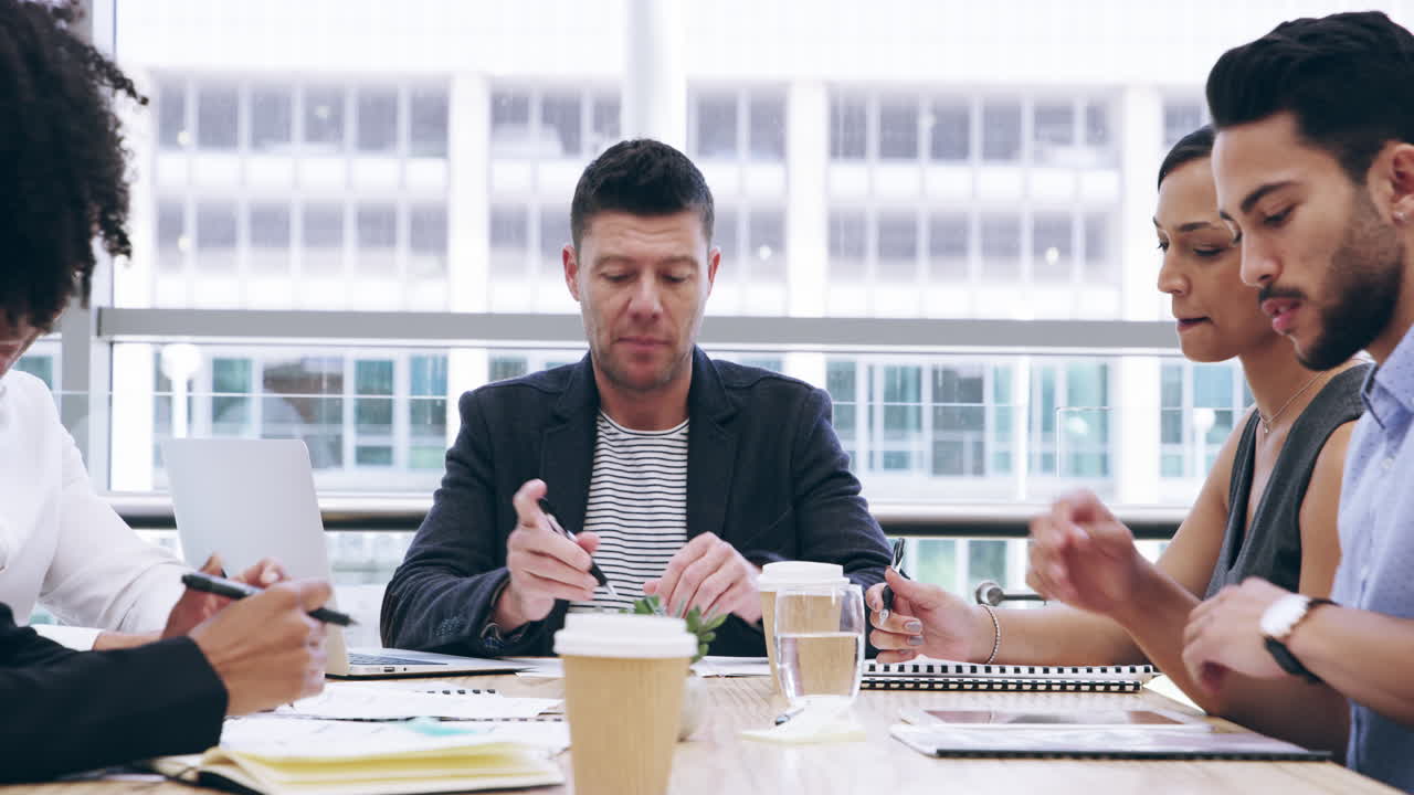 올바른 팀과 함께, 성공은 불가피합니다.