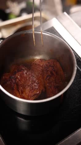 seque el bistec en una sartén.