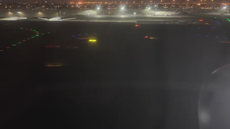 operaciones nocturnas de los aeropuertos