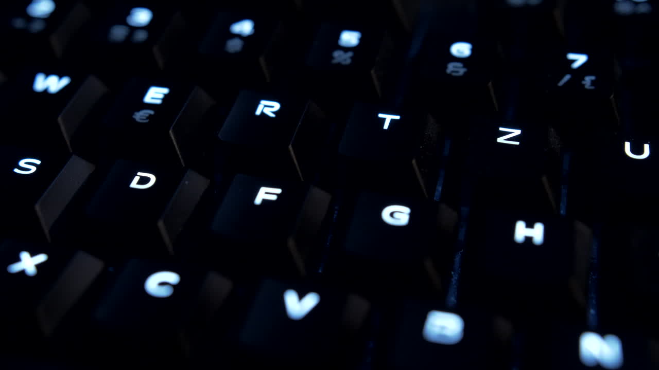 2. Keyboard closeup Dolly 4k ProRes422