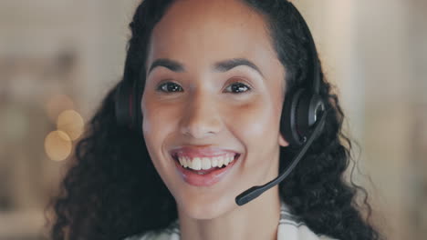 Consultant-woman,-call-center-and-face-with-smile