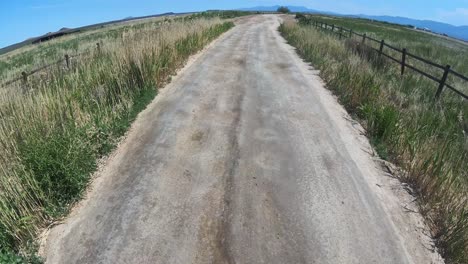 tilt of an open dirt road and the horizon