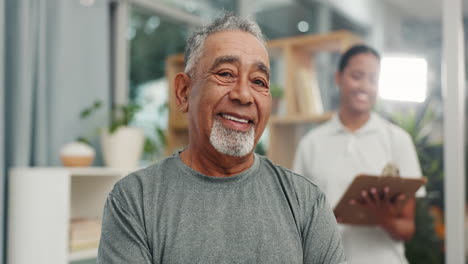 Hombre-Mayor,-Rostro-Y-Sonrisa-Para-Fisioterapia