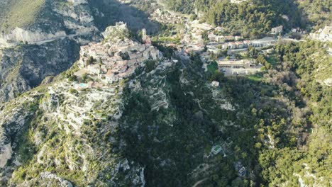 Aerial-shot-of-the-mountain