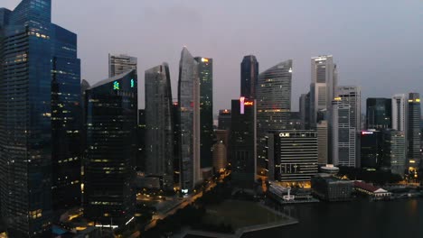 Impresionante-Película-Aérea-Del-Centro-De-Singapur