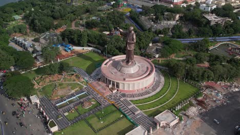 Vista-Aérea-De-La-Estatua-Del-Dr.-Br-Ambedkar-De-125-Pies-Más-Grande-Del-Mundo-En-Hyderabad-Inaugurada-En-Hyderabad