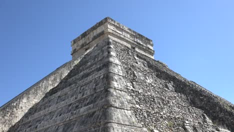 Pyramid-kukulcan-in-Chichen-Itza-Yucatan-Mexico-close-up-shot