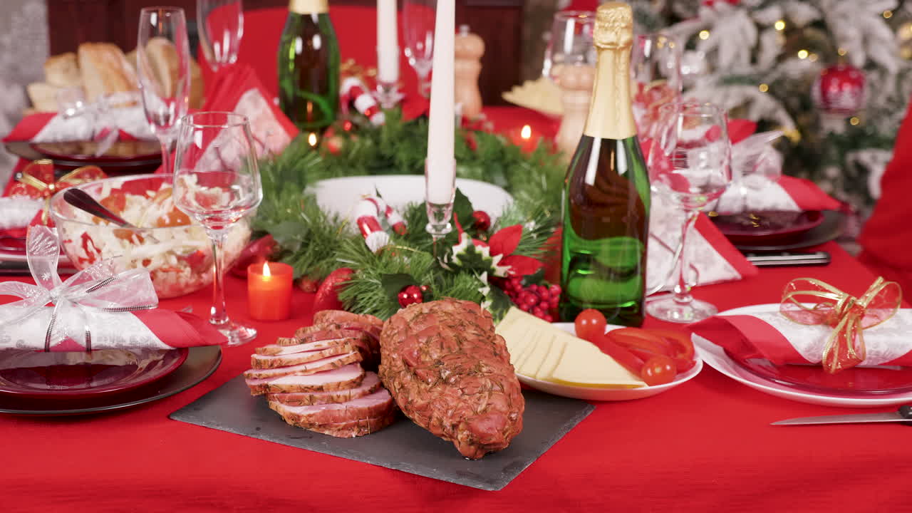 decoración de la mesa para la cena navideña