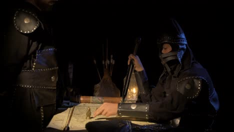 trajes de guerra históricos.