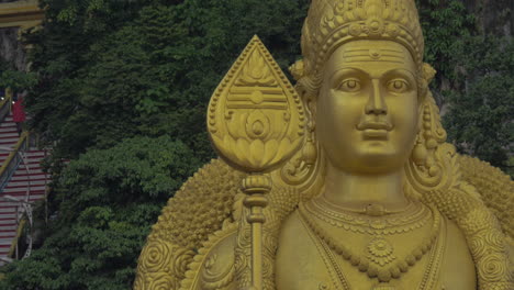 Statue-Von-Murugan-In-Den-Batu-Höhlen,-Malaysia