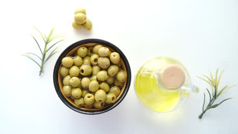 aceitunas y aceite de oliva