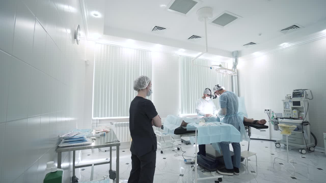 현대적인 수술실에서 수술 절차