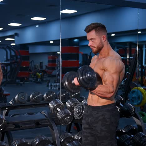 motivated man training muscles