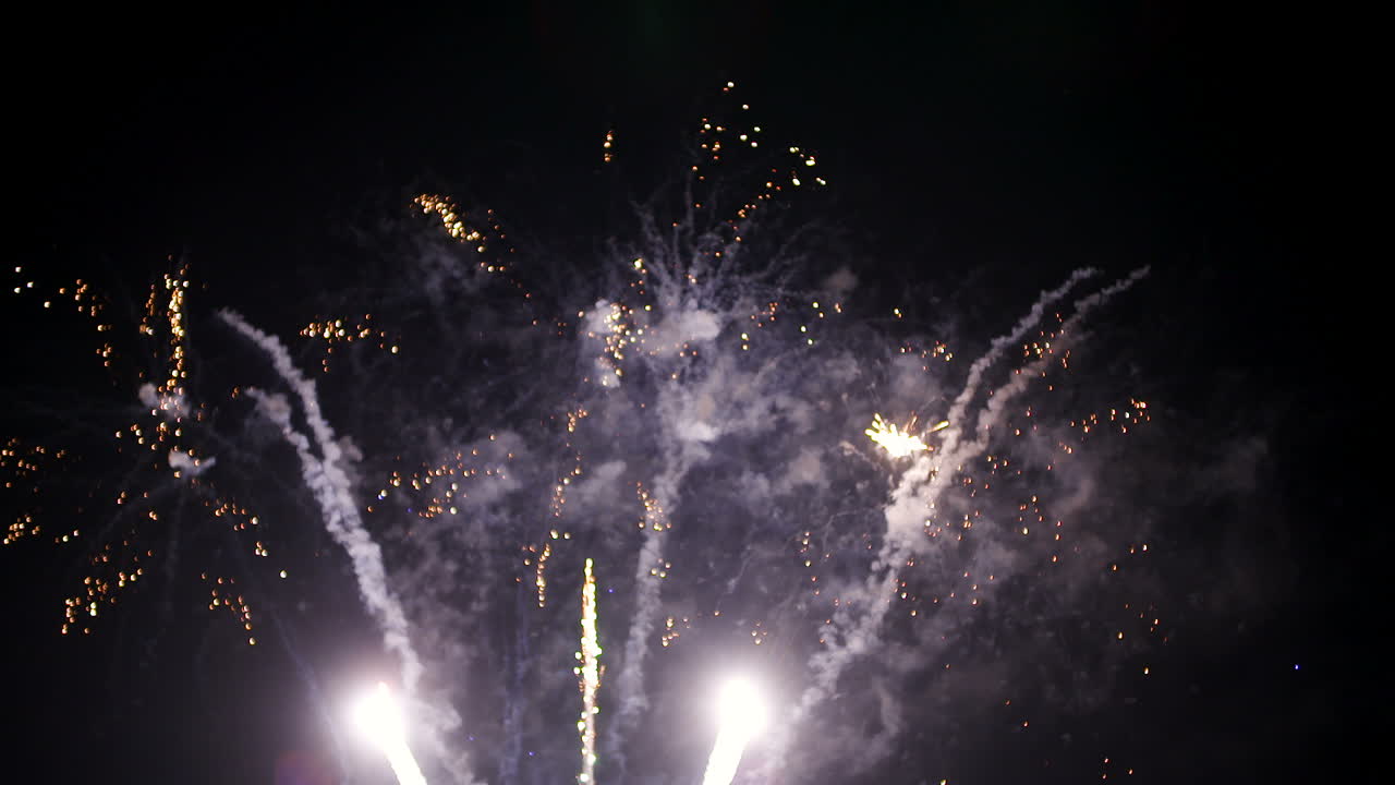 espectáculo de fuegos artificiales de año nuevo 14