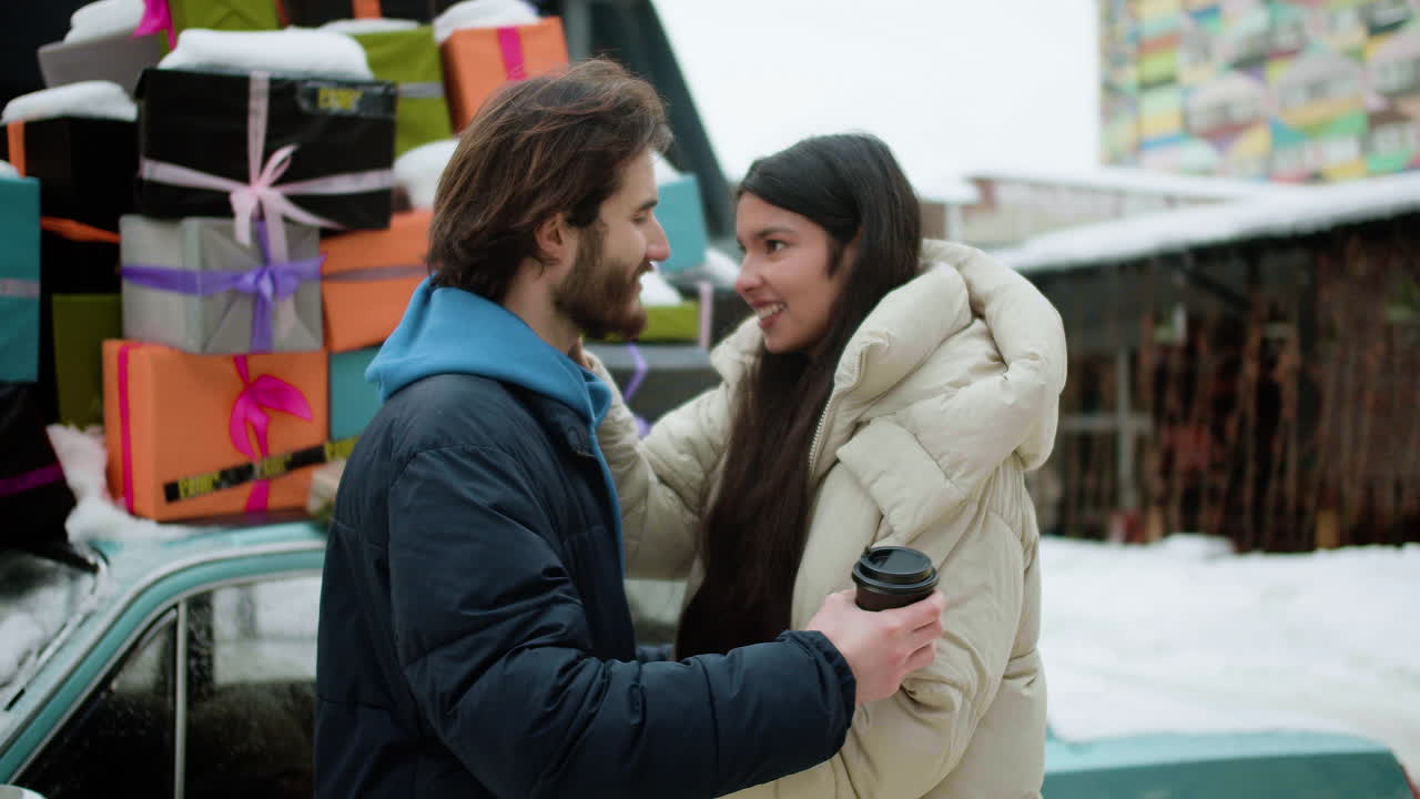 여자친구를 기다리는 남자